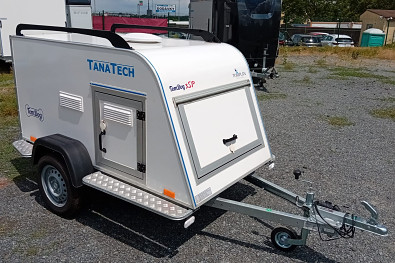 Tanatech Přívěs na přepravu 3 psů Tomplan DOG 3 SP 750kg+ el. větrání + zav. prostor